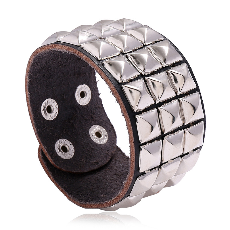 Men Accessories Pk - Gelang Biker Paku Keling Persegi Tiga