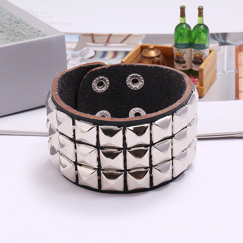 Gelang Biker Paku Keling Perse - Men Accessories Pk ulasan dan harga