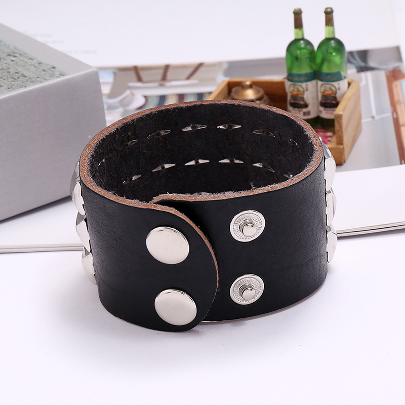 Gelang Biker Paku Keling Perse - Men Accessories Pk ulasan dan harga