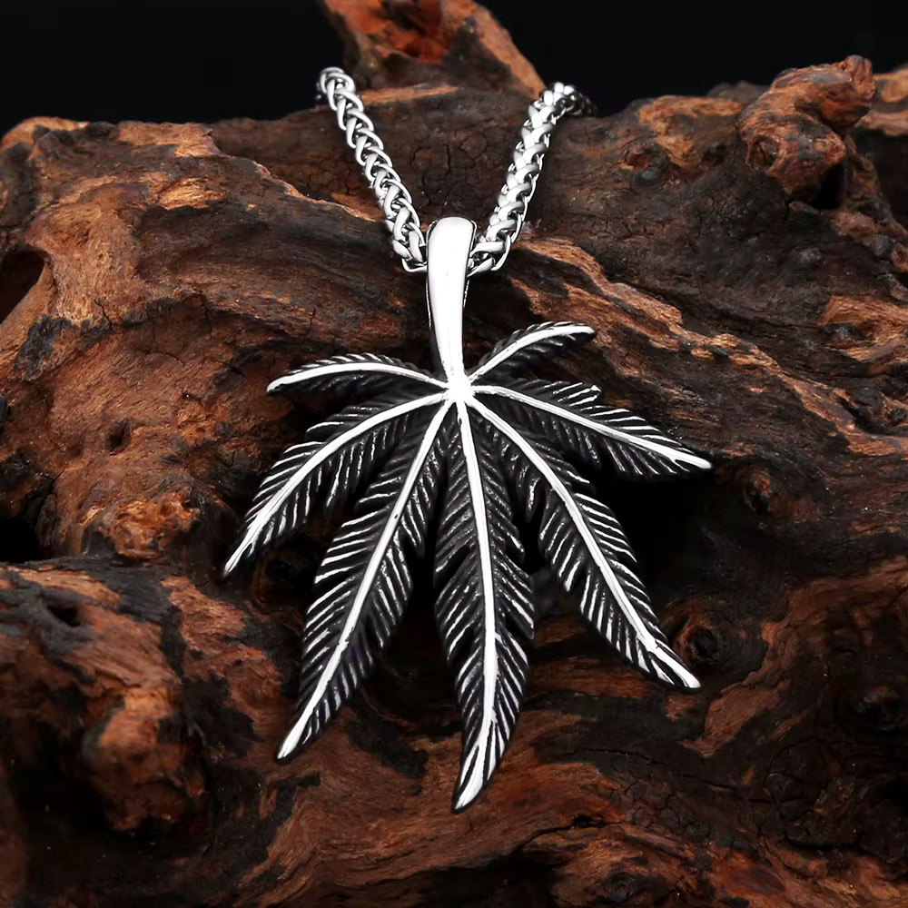 Kalung Liontin Daun Rami Gelap - Men'S Vacation Accessories ulasan dan harga