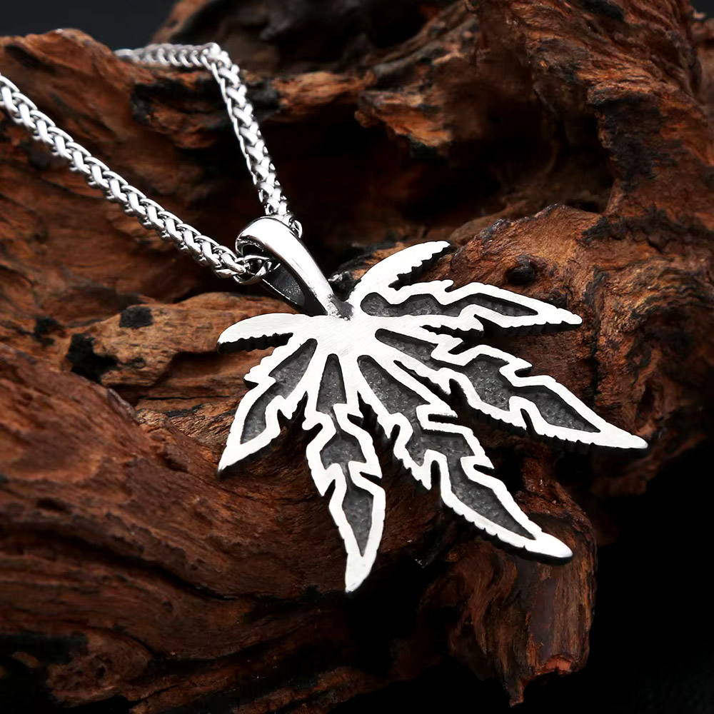 Kalung Liontin Daun Rami Gelap - Men'S Vacation Accessories ulasan dan harga